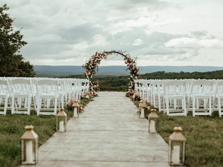 Farm wedding venue in Georgetown, Tennessee.