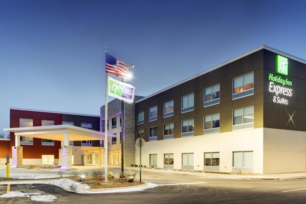 Picture of Holiday Inn Express & Suites 