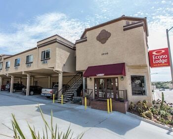 Picture of Econo Lodge Inn & Suites Fallbrook Downtown