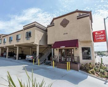 Picture of Econo Lodge Inn & Suites Fallbrook Downtown