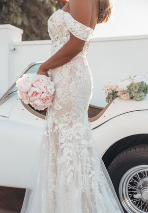 Essense of Australia D3374 Fit-and-Flare Wedding Dress