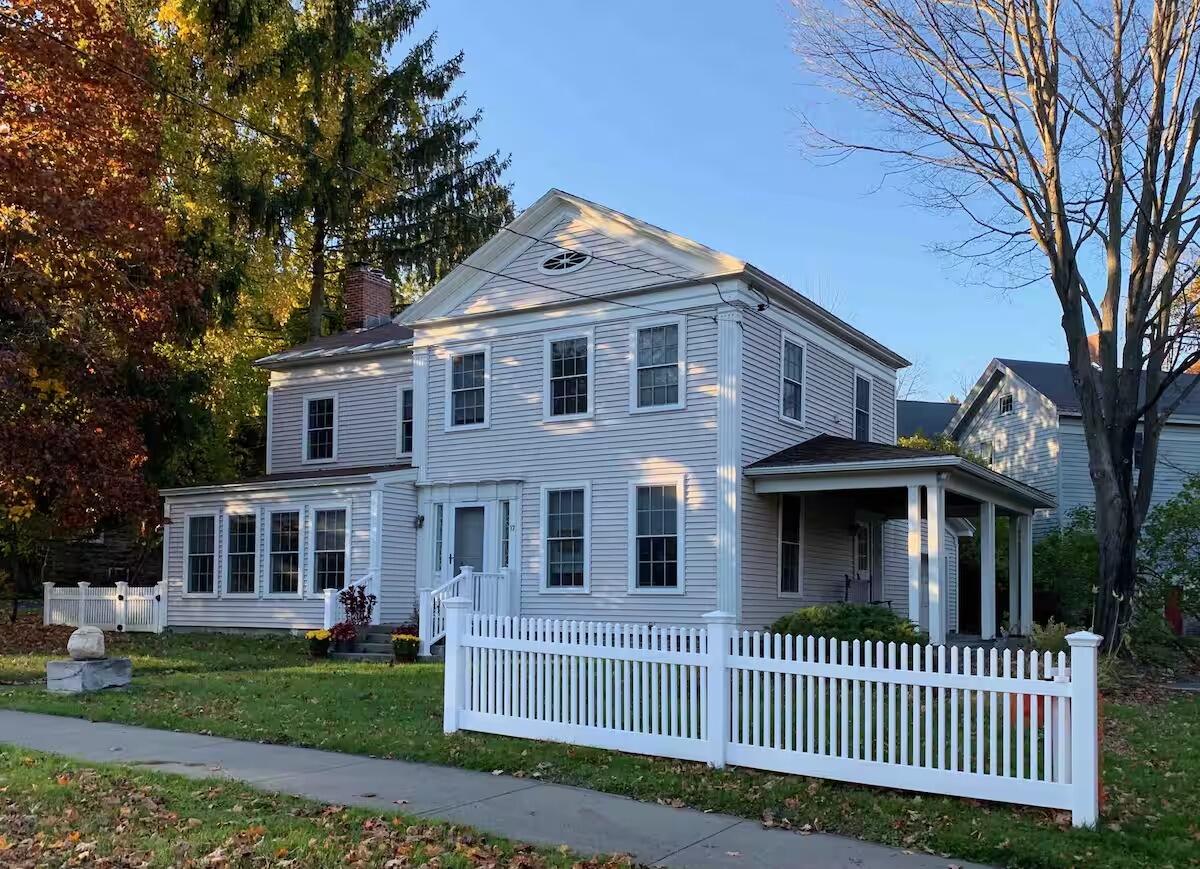 Picture of airbnb (in-town)