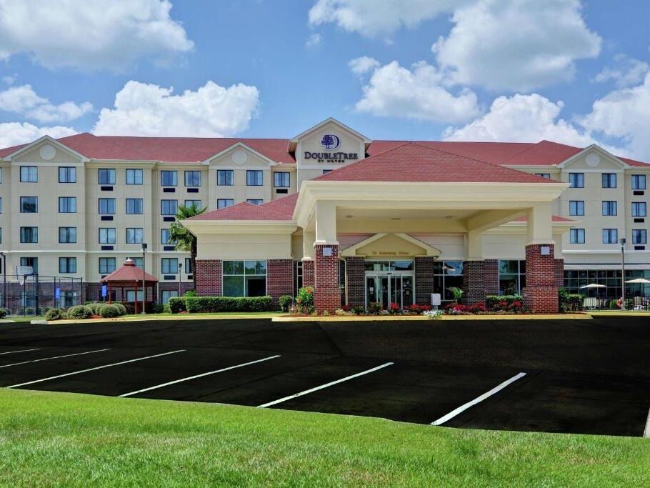 Picture of Doubletree by Hilton Hattiesburg