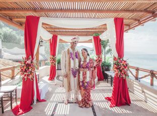 Mariecar Frias and Jason Sharma’s winter wedding in Puerto Vallarta, Mexico was a celebration of color and their Filipino and Indian heritage. “We cho
