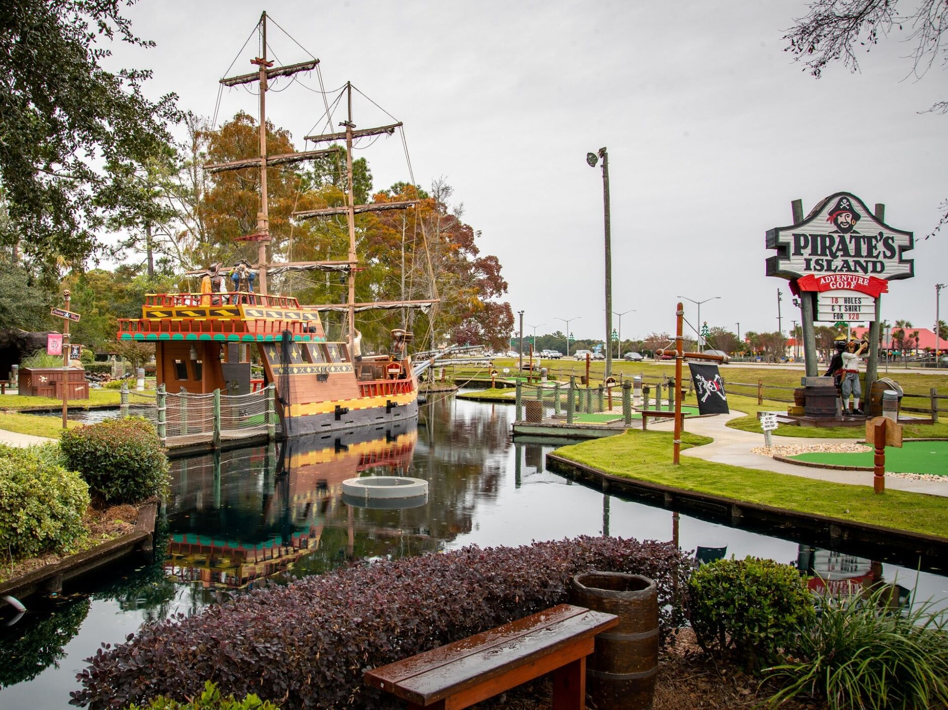 Picture of Pirate's Island Adventure Mini Golf