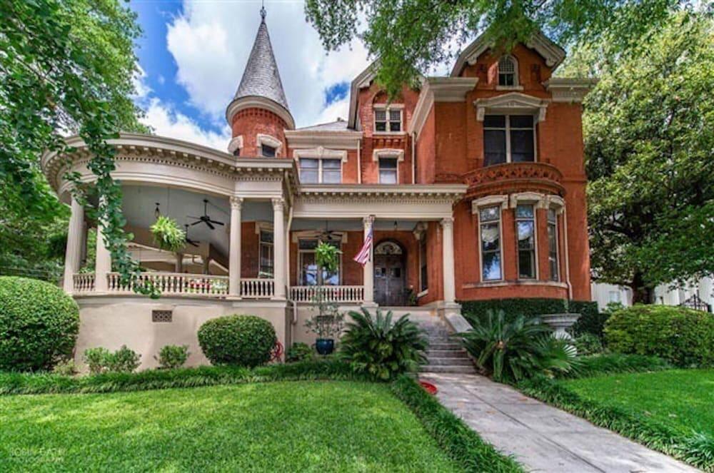 Picture of Burke Mansion