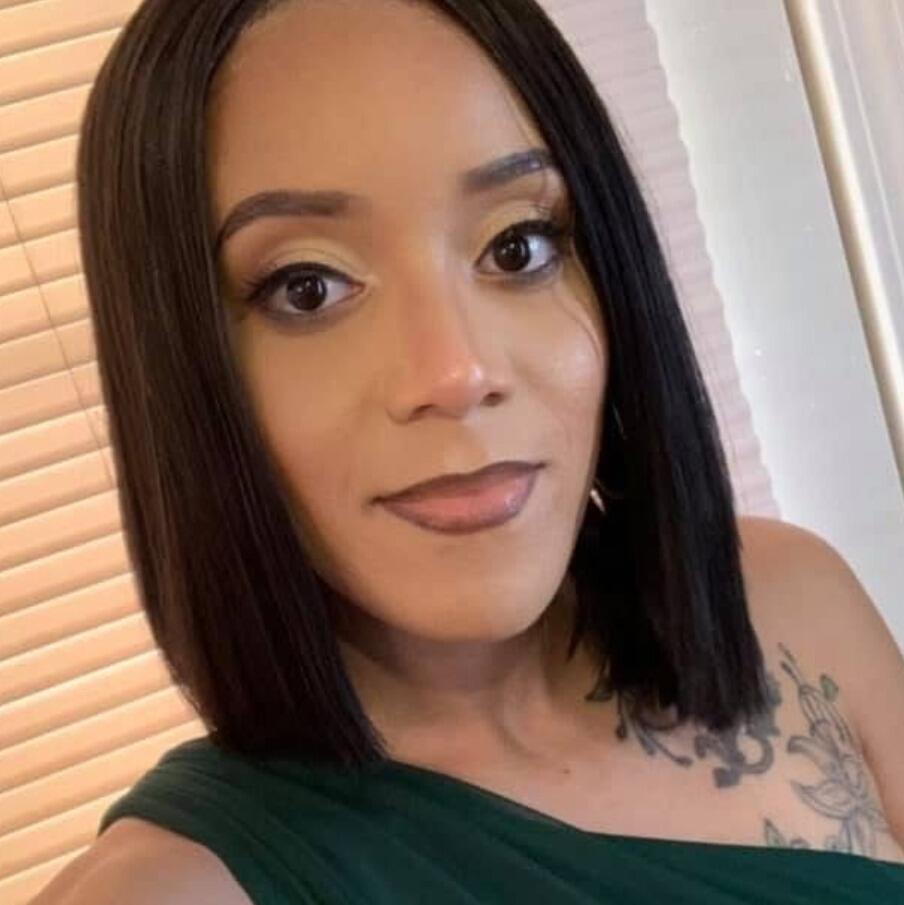 Ashley Artis 