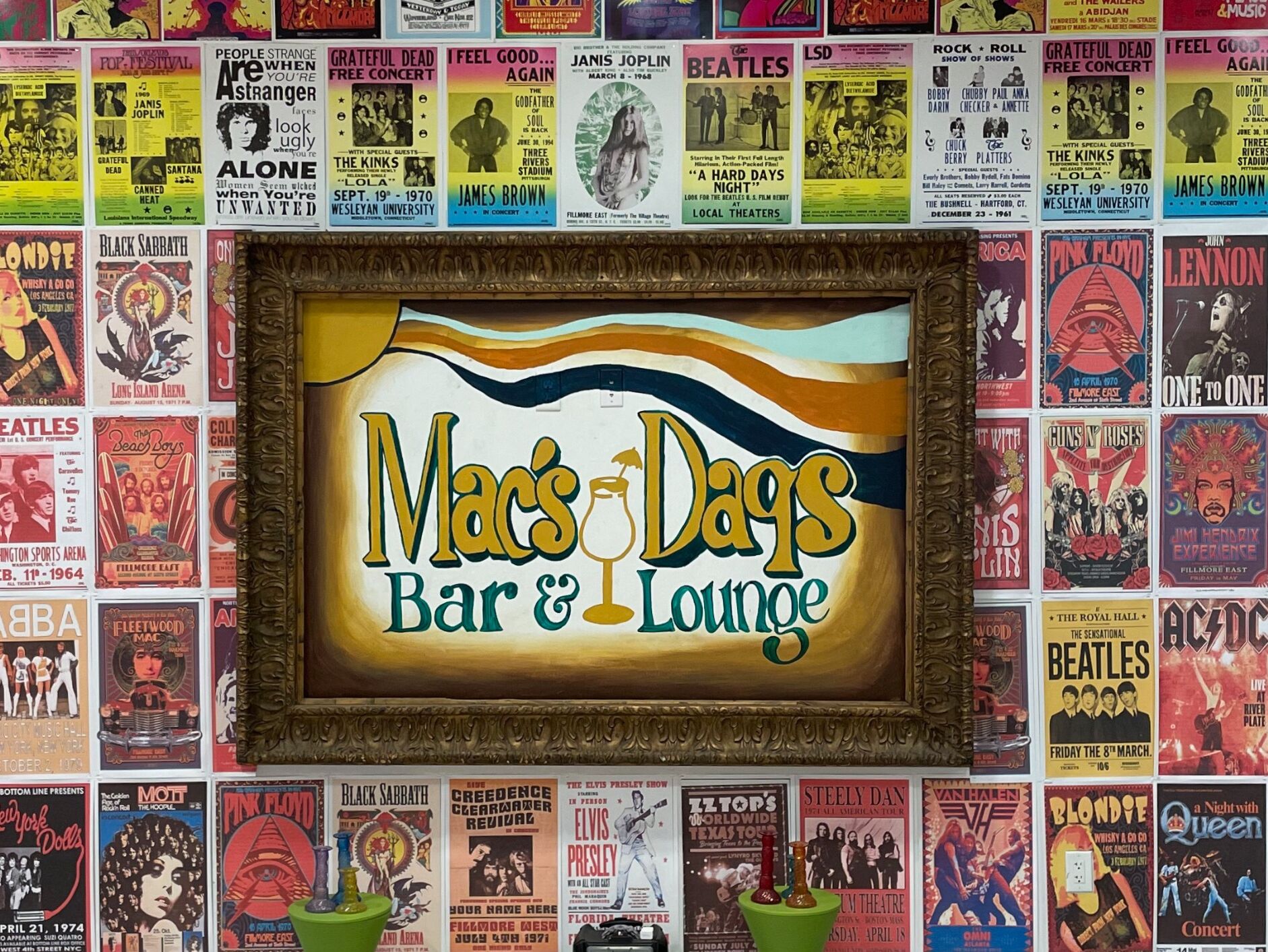 Picture of Mac's Daqs Bar & Lounge