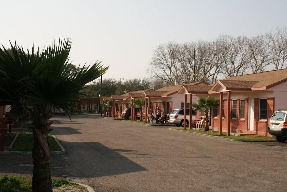 Picture of Bayfront Cottages