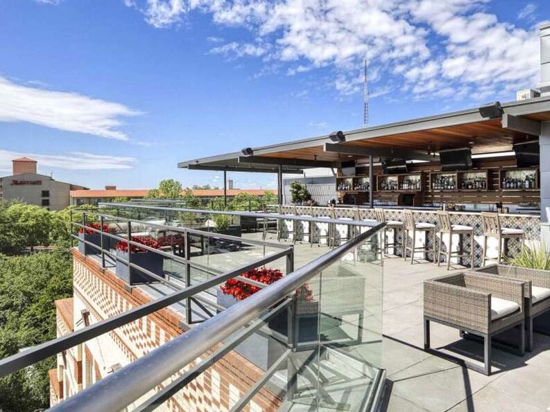 Picture of Fairmount Rooftop Oyster Bar
