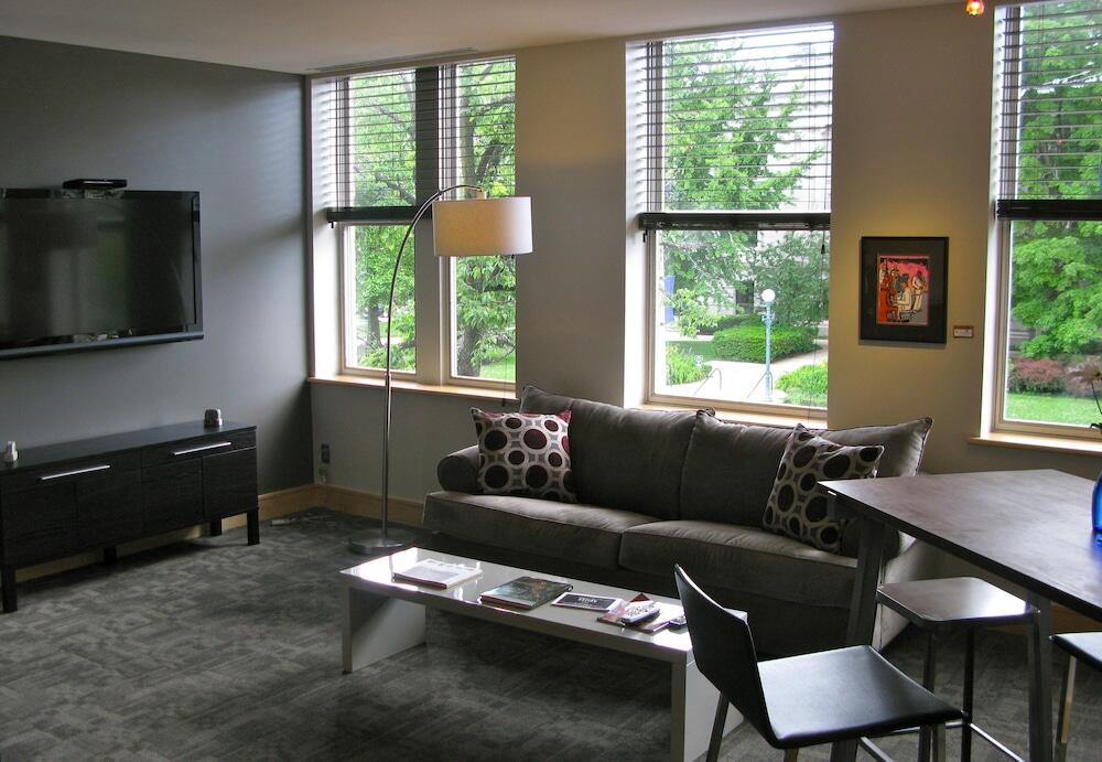 Picture of Suites at 118