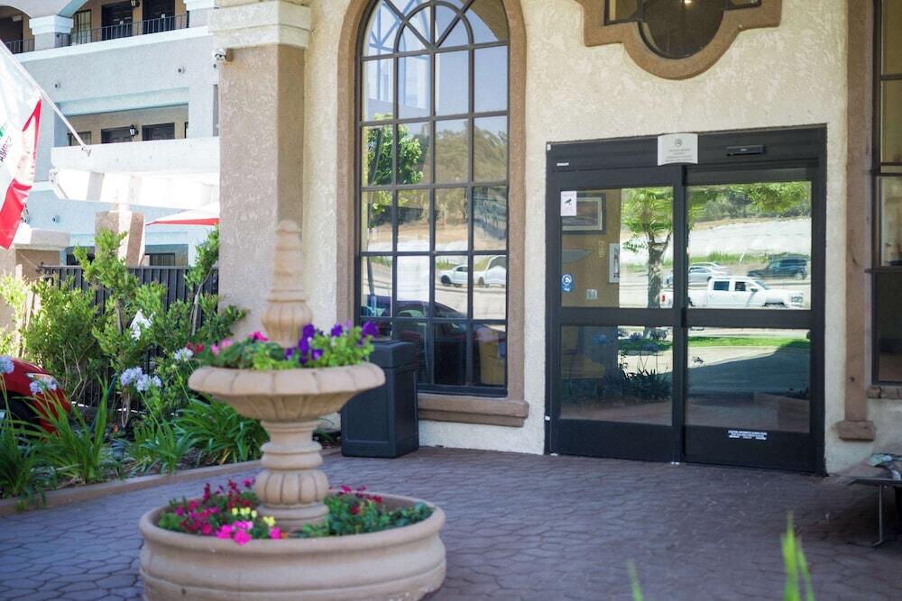 Picture of Quality Inn & Suites Camarillo - Oxnard