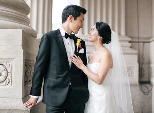 Kesi Chen (29 and a physician) and Michael Yang (28 and a physician) wanted a modern wedding that paid homage to their Chinese heritage. They chose re