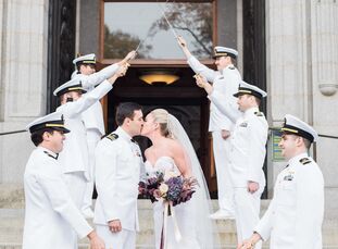 Hilary and Christopher (Chris) had a traditional wedding at the 100-year-old chapel at the US Naval Academy, the groom’s alma mater. Chris’s classmate