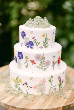 Wedding Cake With Fresh Flowers
