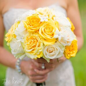 Yellow and Ivory Rose Bouquet