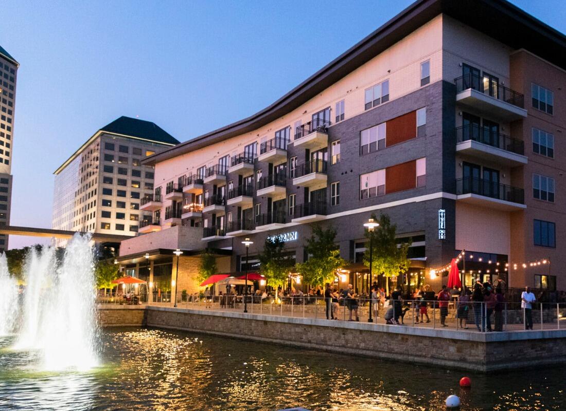 Picture of Pacific Table - Las Colinas