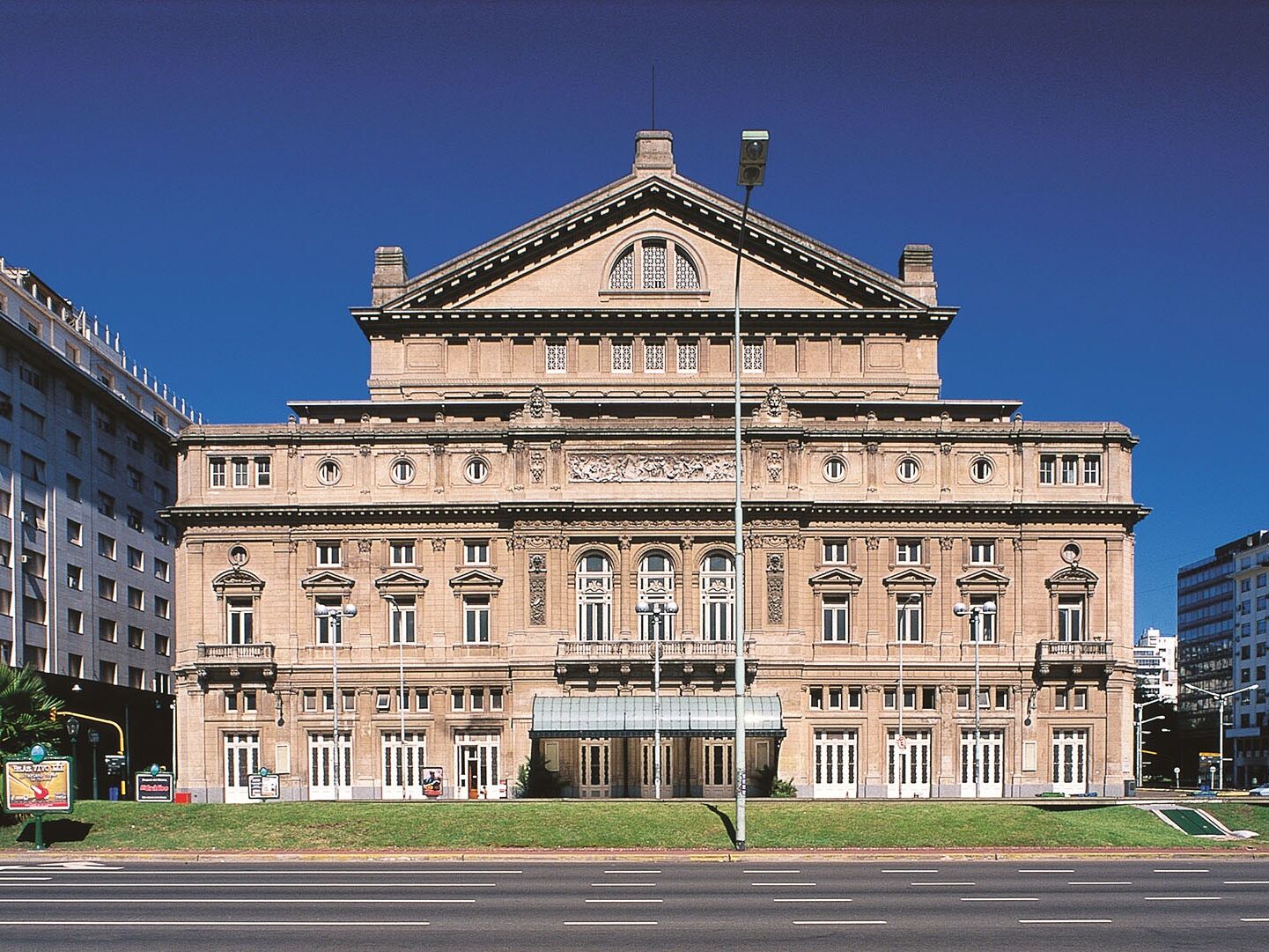 Picture of Teatro Colón