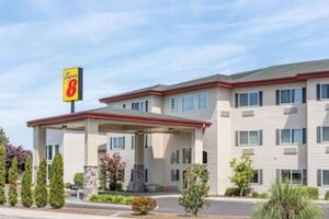 Picture of Super 8 by Wyndham Central Pt Medford
