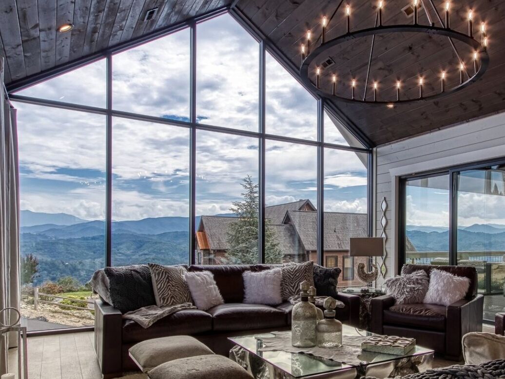 Picture of Summit On Bluff Mountain (Luxury)
