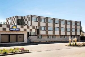 Picture of Days Inn by Wyndham Sylvan Lake