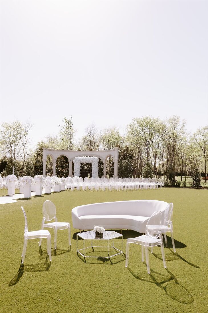 White Lounge Seating in Courtyard at Knotting Hill Place in Little Elm, Texas