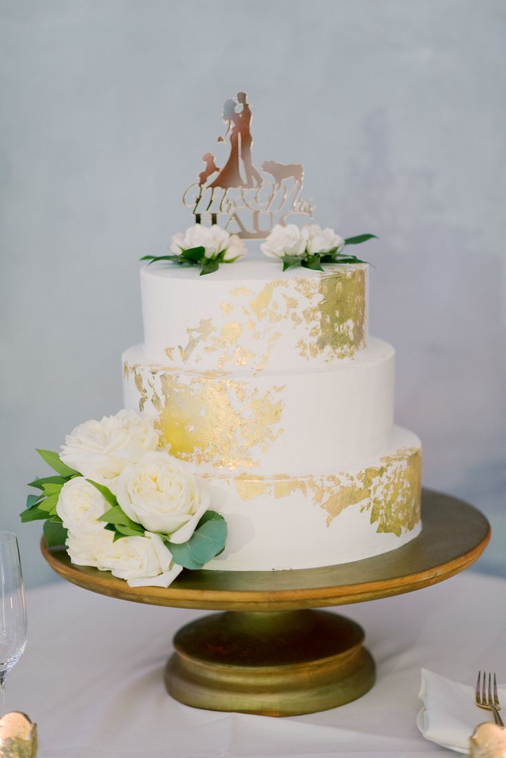 cake with gold leafing