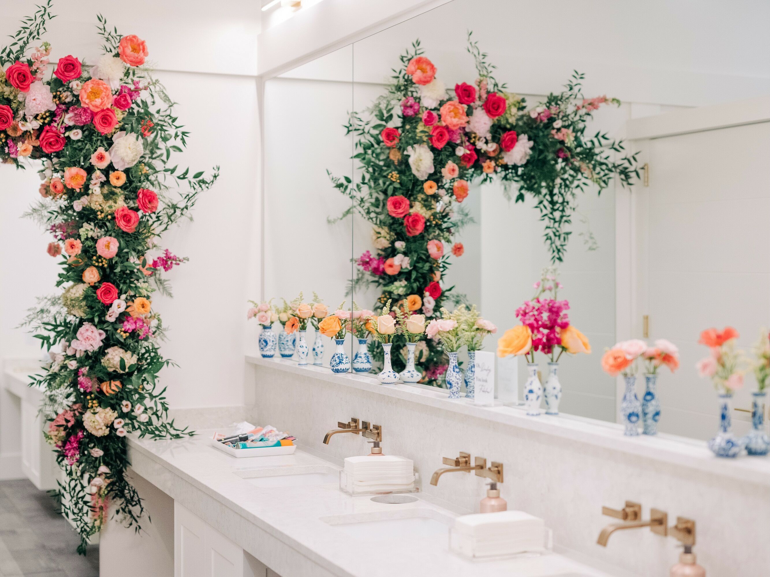 DIY Wedding Bathroom Baskets