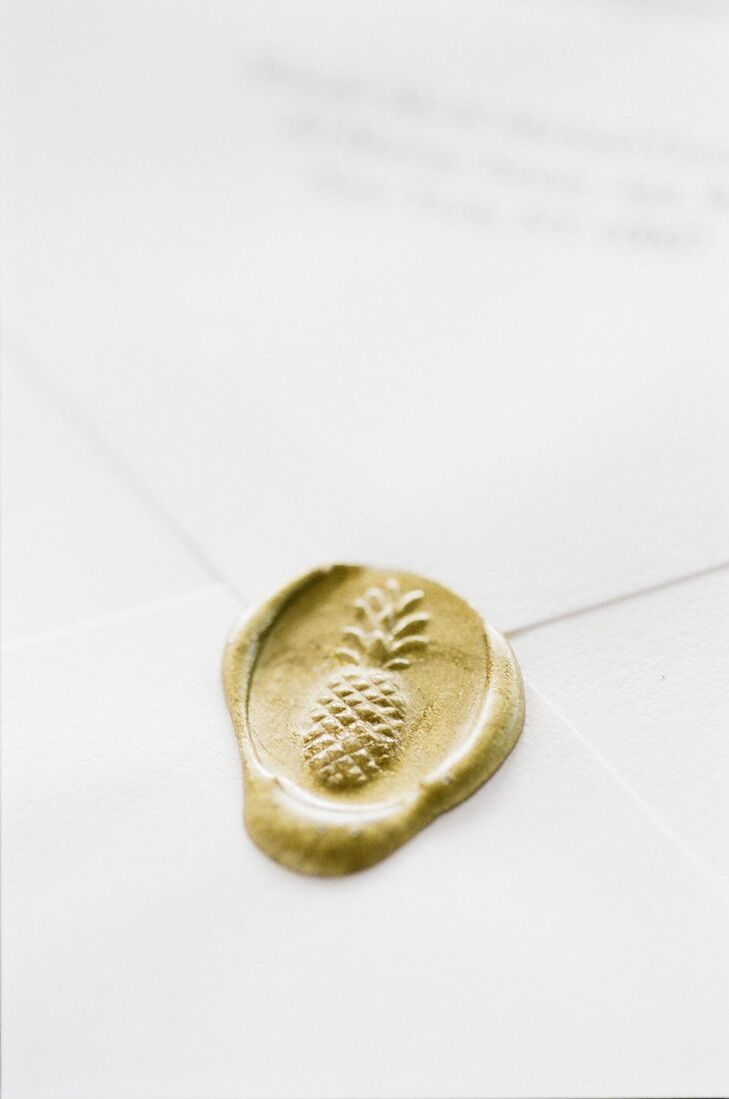 A pineapple motif was used subtly throughout the wedding to mimic the venue’s emblem.