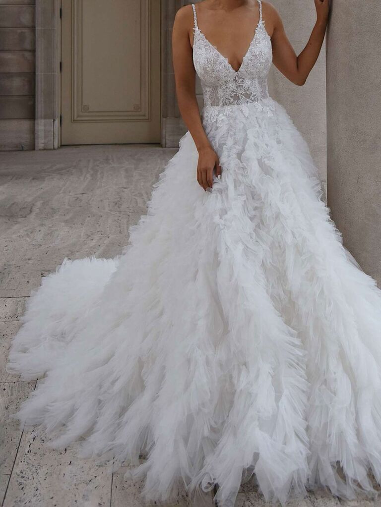 The 24 Best Feather Wedding Dresses of 2022