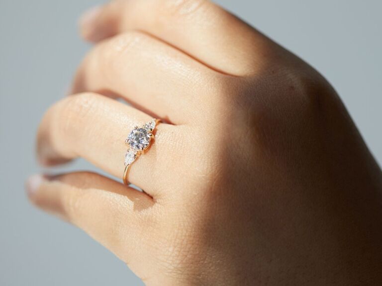 Buying An Engagement Ring Online? Read This