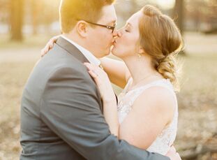 Inspired by the romance of Missouri winters, Liz Ortmann (30 and an office manager) and Brad Darby (31 and a executive response specialist) filled the