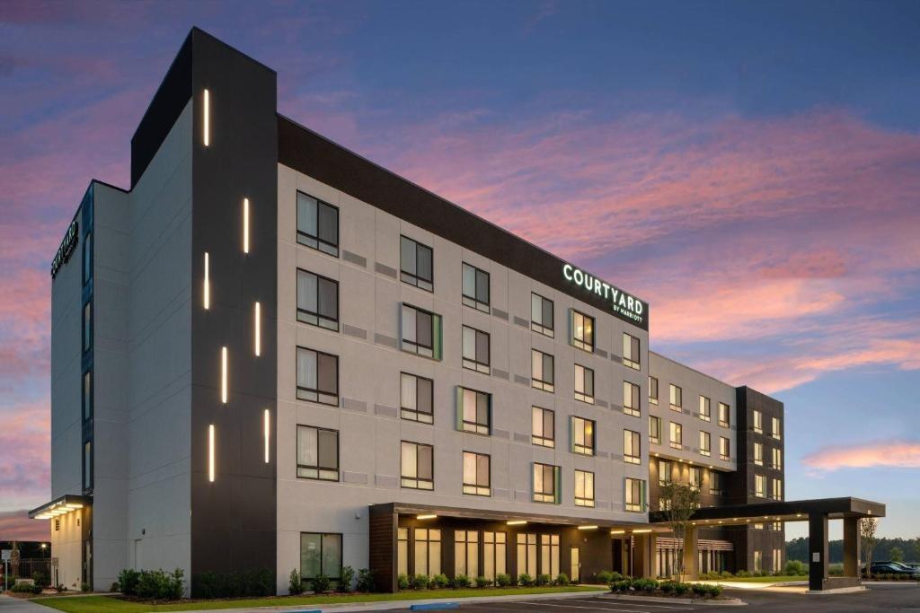 Picture of Courtyard Lafayette South