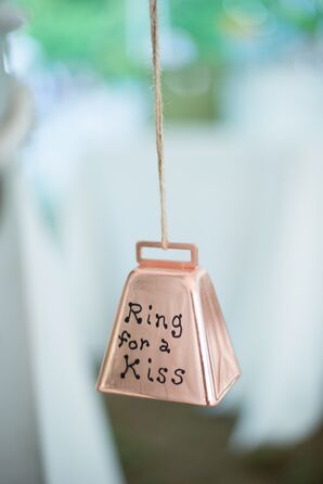 Kiss Bell
