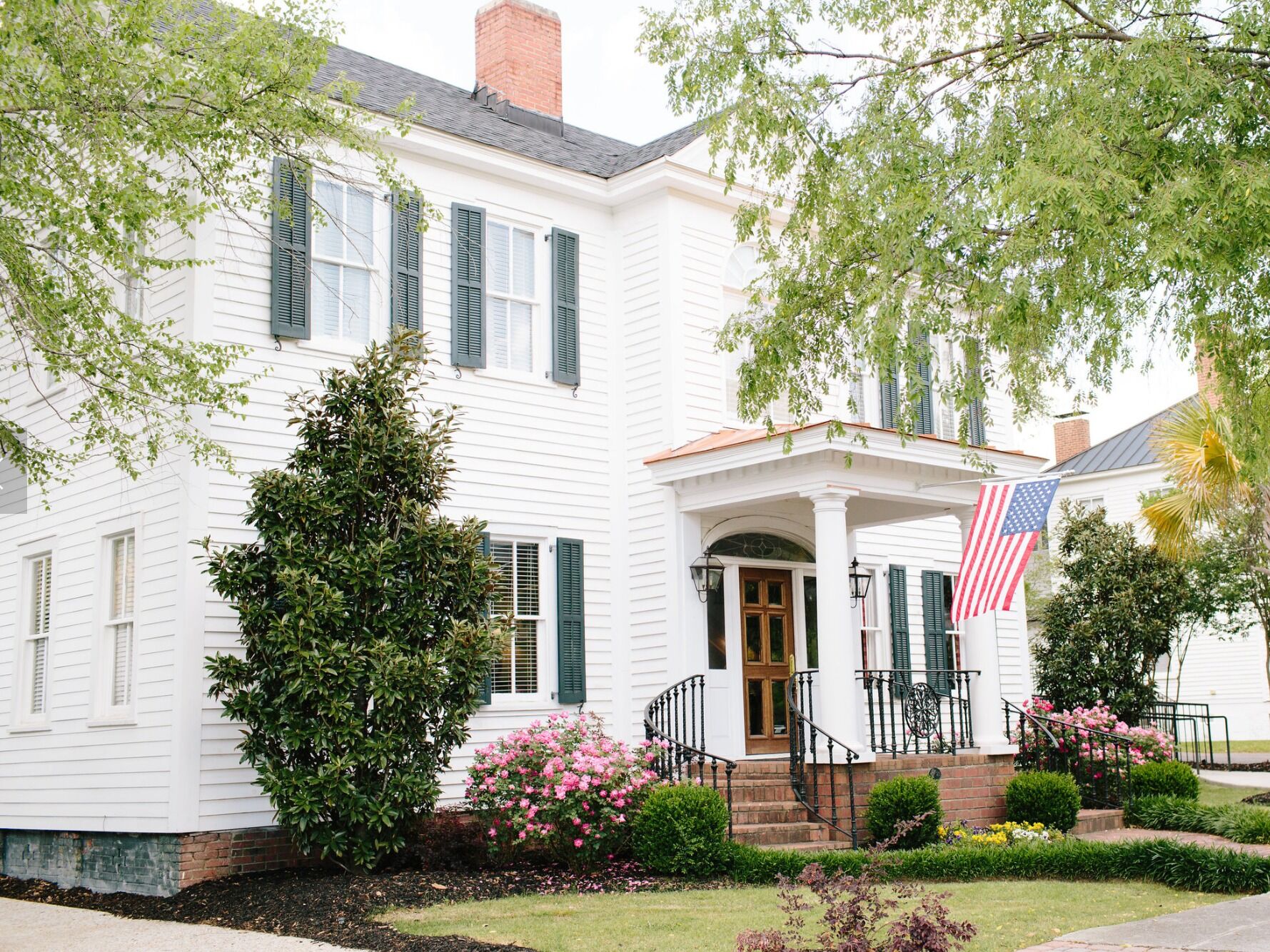 Picture of Carriage House Inn