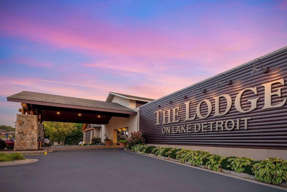 Picture of Best Western Premier The Lodge on Lake Detroit