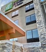 Picture of Holiday Inn Express & Suites Clarion