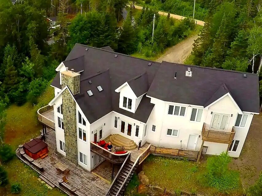 Picture of 6 Bedroom Chalet in Humber Valley Resort