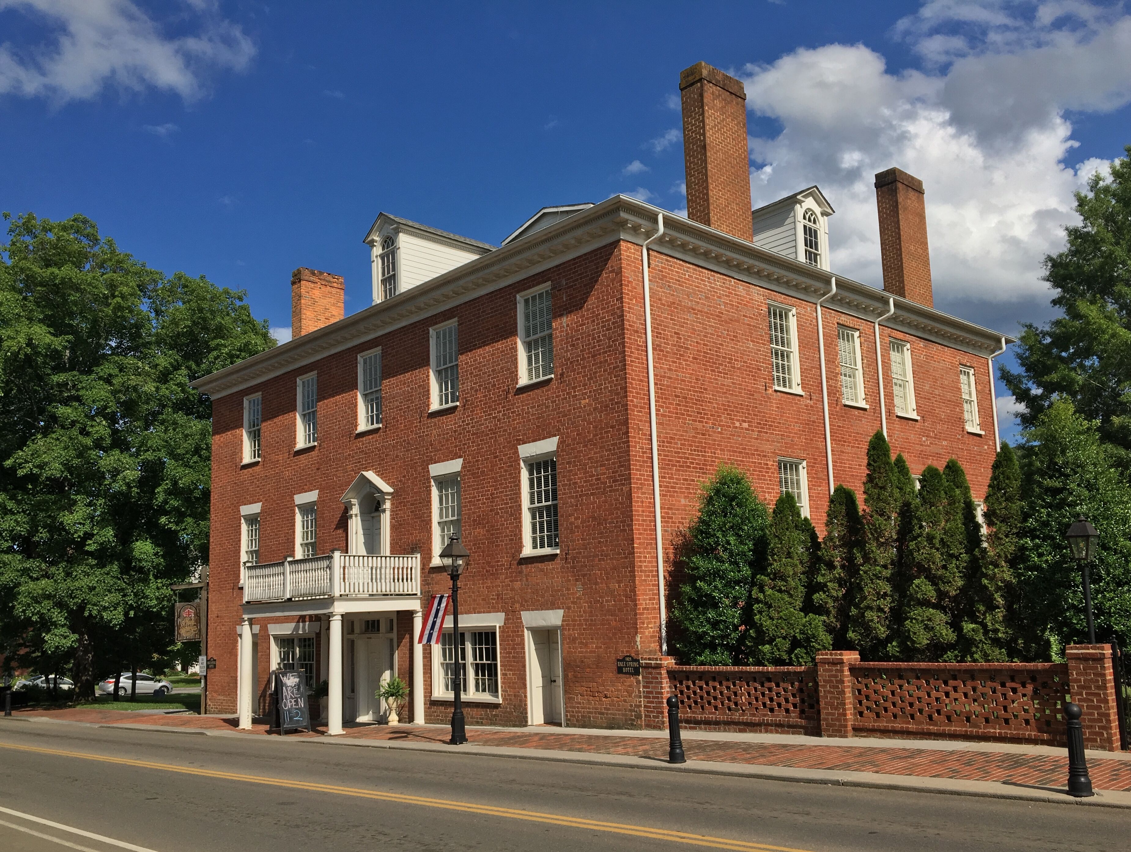 Picture of Hale Springs Inn
