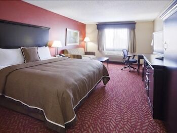 Picture of GrandStay Hotel & Suites