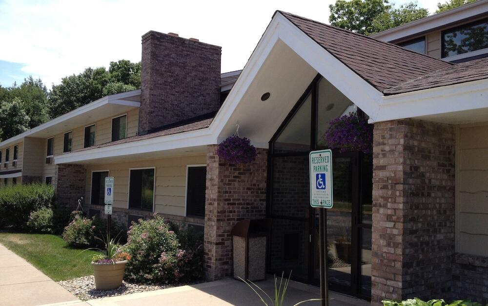 Picture of Boarders Inn & Suites by Cobblestone Hotels - Ripon