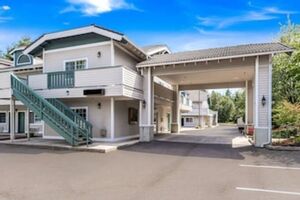 Picture of Quality Inn & Suites Bainbridge Island