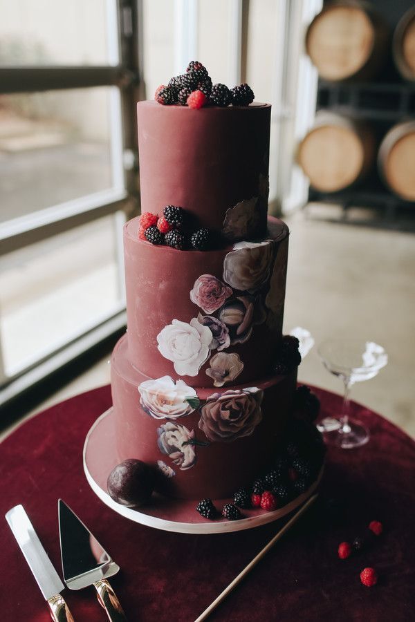 burgundy cake with berries