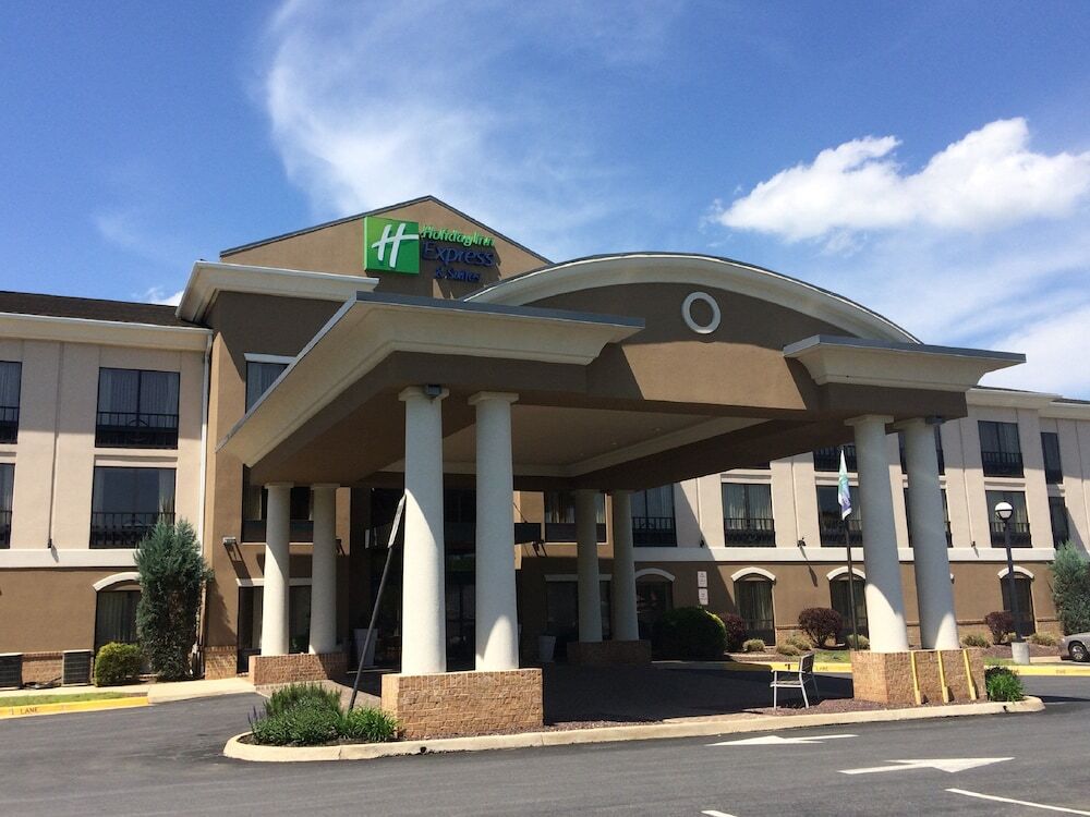 Picture of Holiday Inn Express Hotel & Suites Winchester by IHG