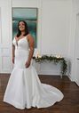 Essense of Australia D3223 plus Fit-and-Flare Wedding Dress - thumbnail - 4