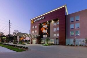 Picture of La Quinta Inn & Suites by Wyndham Lafayette Oil Center