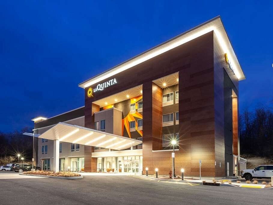 Picture of La Quinta Inn & Suites by Wyndham Middletown