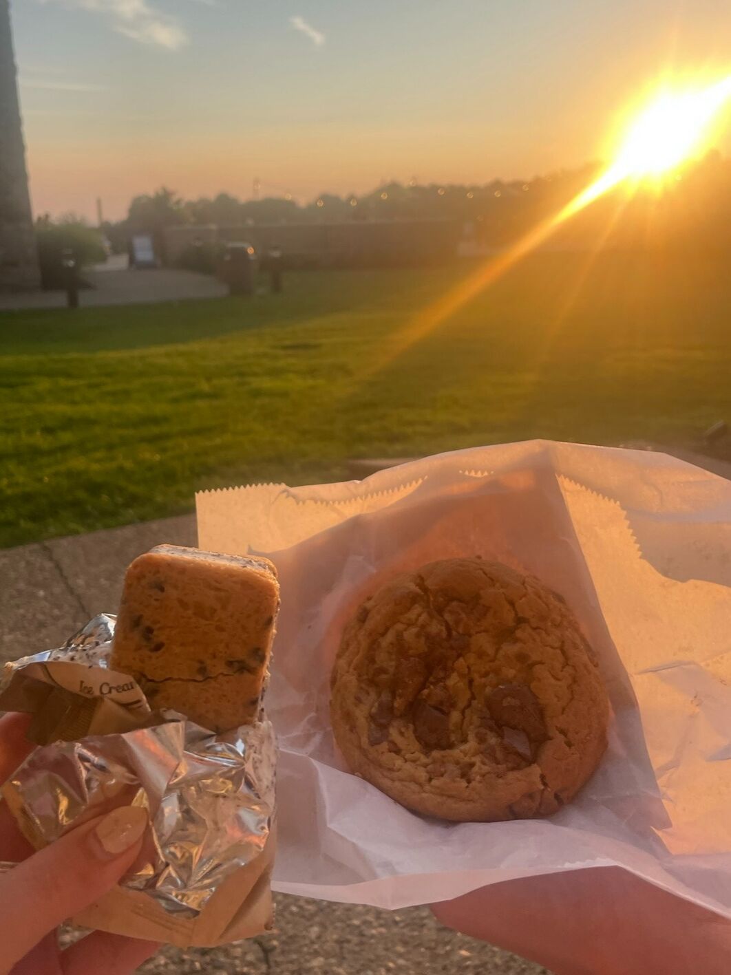 Picture of Sunset & Dessert at Lakeside Patio