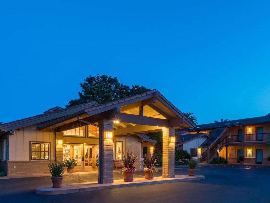 Picture of El Pueblo Inn