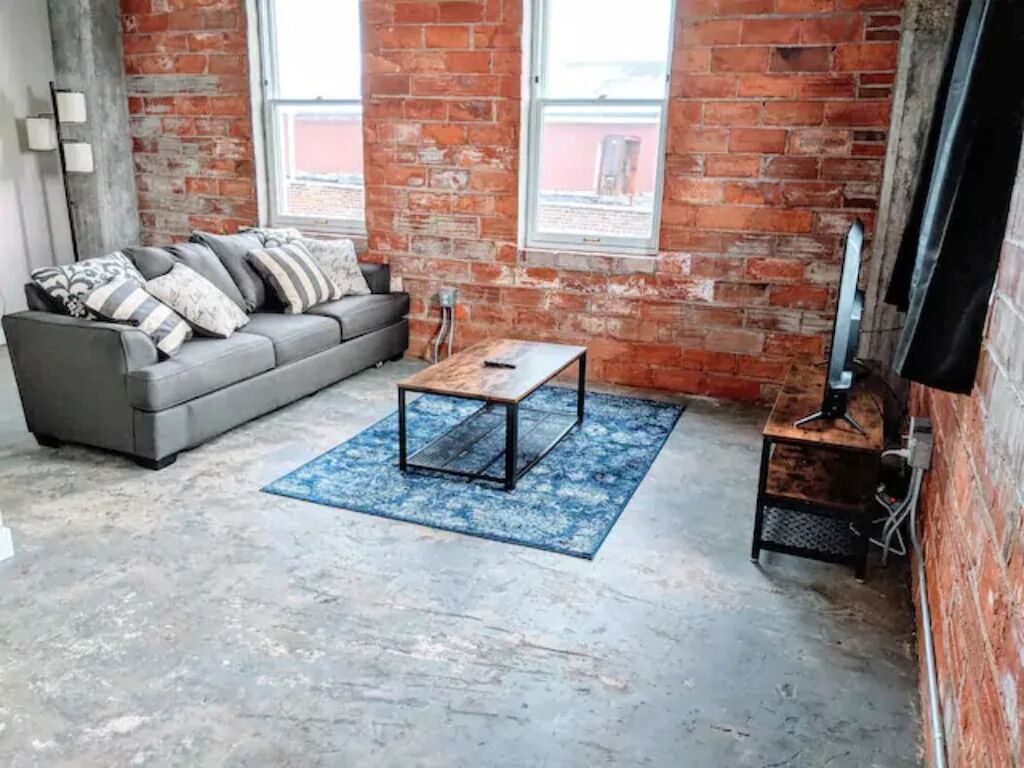 Picture of Modern-Industrial 1 BR, Downtown Davenport (#1)